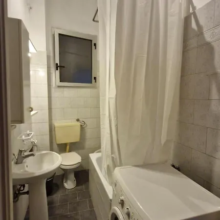 דירה Intero-centrostoricoospedale-120m2-duestanze-parcheggiagratisvicino-parking Free Close אלסנדריה