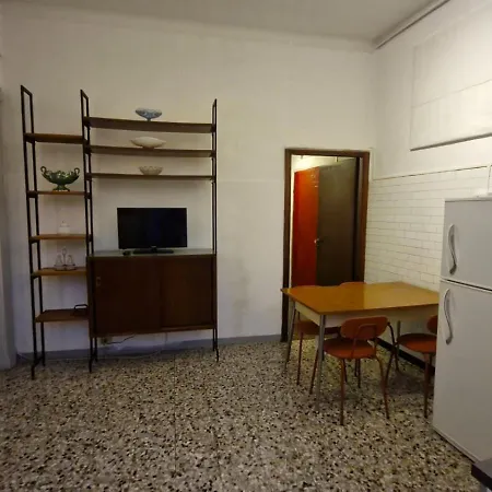 Intero-centrostoricoospedale-120m2-duestanze-parcheggiagratisvicino-parking Free Close Appartement