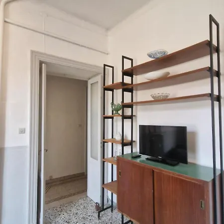 Intero-centrostoricoospedale-120m2-tworoons-parcheggiagratisvicino-parking Free Close * אלסנדריה