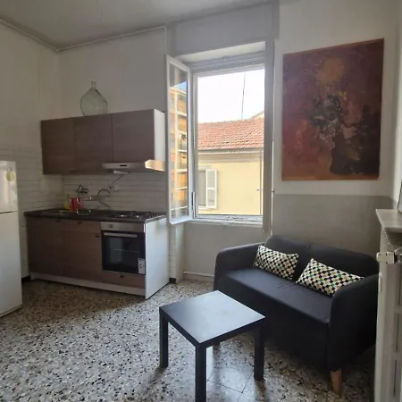 Intero-centrostoricoospedale-120m2-duestanze-parcheggiagratisvicino-parking Free Close