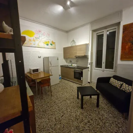 דירה Intero-centrostoricoospedale-120m2-tworoons-parcheggiagratisvicino-parking Free Close אלסנדריה