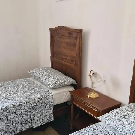 Intero-centrostoricoospedale-120m2-tworoons-parcheggiagratisvicino-parking Free Close *