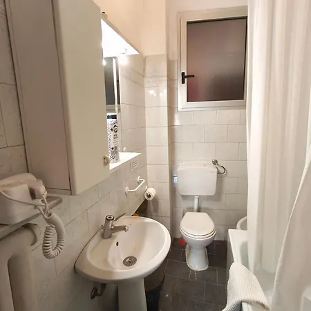 דירה Intero-centrostoricoospedale-120m2-tworoons-parcheggiagratisvicino-parking Free Close