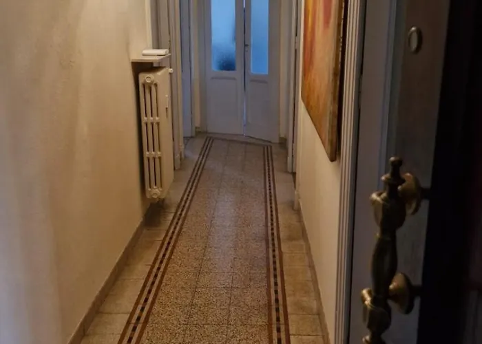 דירה Intero-centrostoricoospedale-120m2-tworoons-parcheggiagratisvicino-parking Free Close אלסנדריה