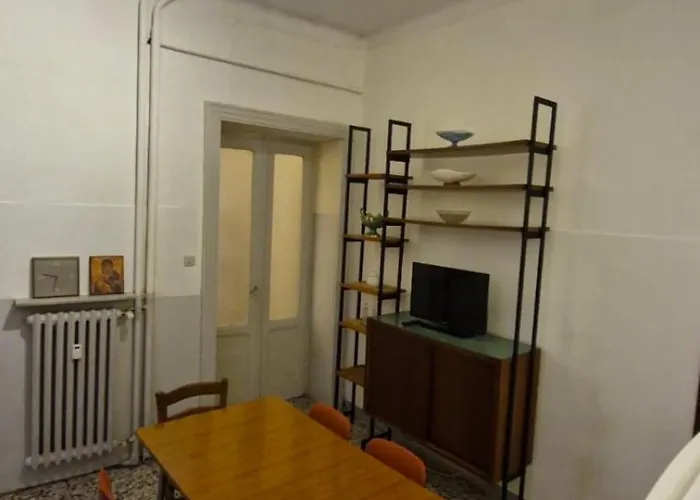 Intero-centrostoricoospedale-120m2-tworoons-parcheggiagratisvicino-parking Free Close * אלסנדריה