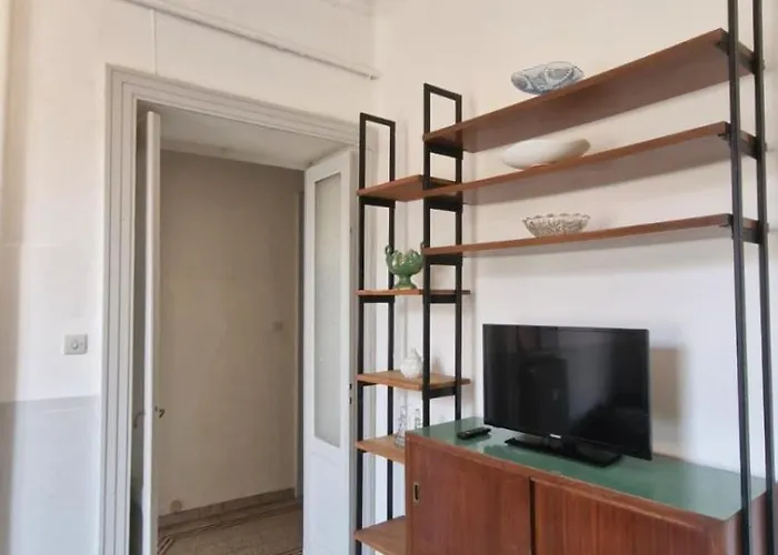 Intero-centrostoricoospedale-120m2-tworoons-parcheggiagratisvicino-parking Free Close * אלסנדריה