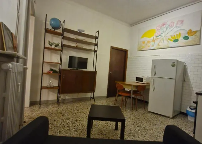 Intero-centrostoricoospedale-120m2-tworoons-parcheggiagratisvicino-parking Free Close *