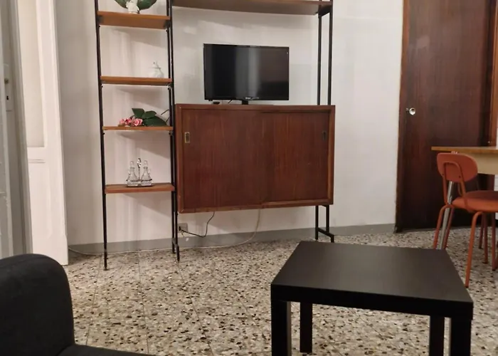Intero-centrostoricoospedale-120m2-tworoons-parcheggiagratisvicino-parking Free Close *
