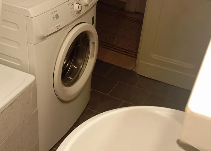 Intero-centrostoricoospedale-120m2-tworoons-parcheggiagratisvicino-parking Free Close דירה